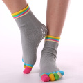 Benutzerdefinierte Neues Design Frauen Rutschfeste Sport Multi Color 5 Zehen Baumwolle Yoga Pilates Socken